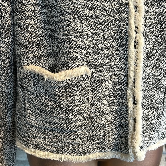 Black and Cream jacket - Picture 5 of 10